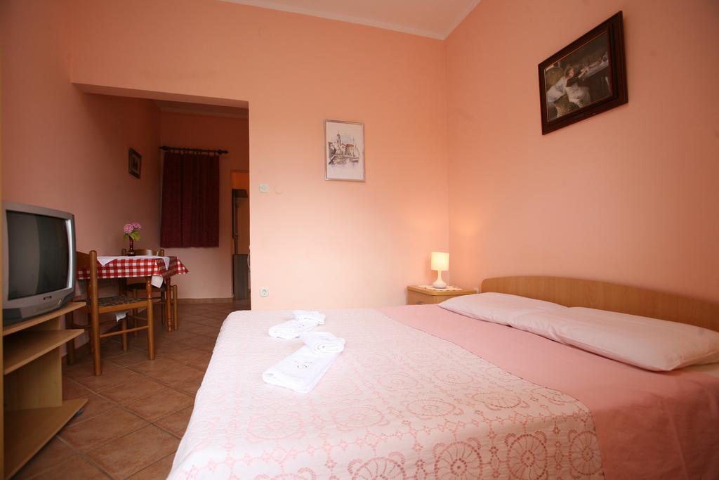 Apartments Neda - Porec South Værelse billede